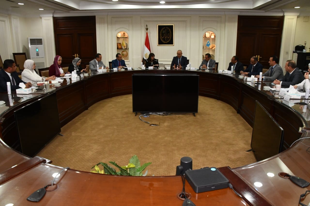 وزيرة الهجرة: الأولوية لاتاحة فرص استثمارية آمنة للمصريين بالخارج وهناك مجالات للتعاون مع وزارة الإسكان